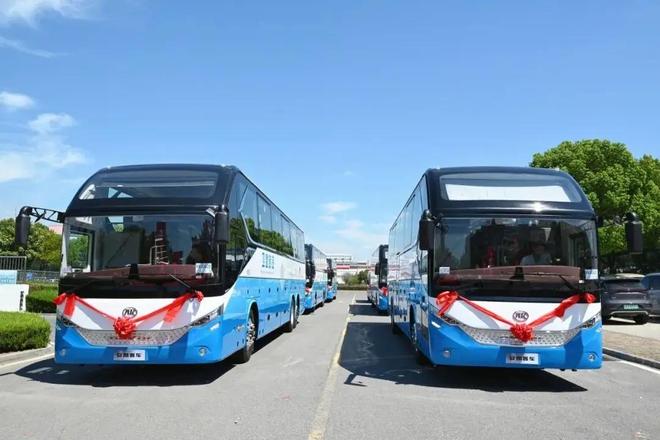 金龙与宇通哪个好开_江铃晶马客车19座_