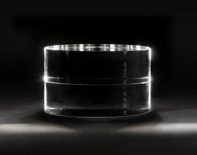 一块布，卡了英伟达的脖子？