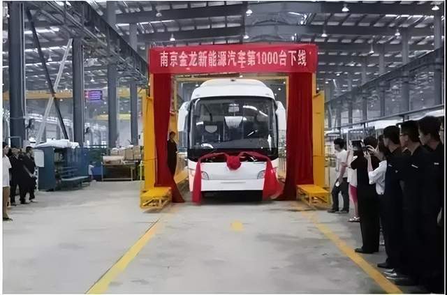 _70岁“彩电大王”出狱再创业，左手光伏右手汽车狂揽650亿_光伏大佬被抓