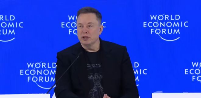 首次亮相达沃斯，马斯克预测机器人数量将超过人口数量