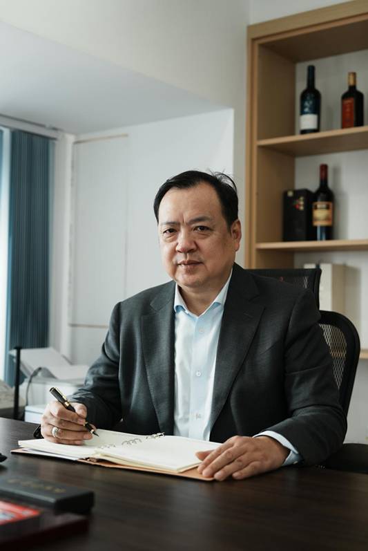 重庆服装老兵30年：从朝天门批发到校服超级工厂