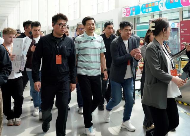 燃油车退市时间2035_燃油车退出历史舞台_