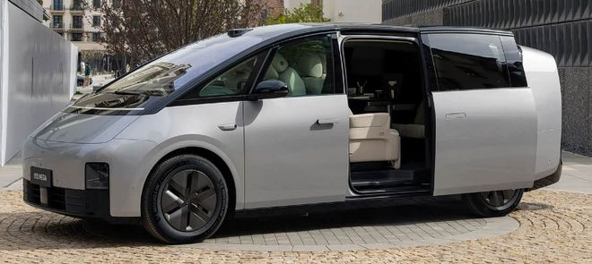 理想汽车跌超9%__理想销量破万