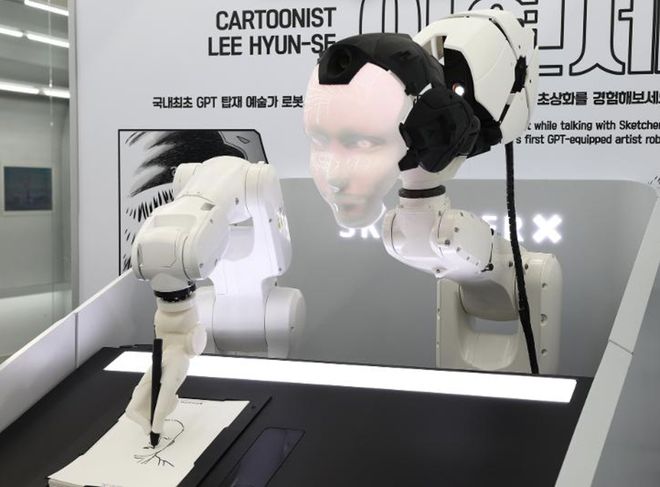 漫画站在AI的十字路口：工具、灵魂与不可替代的100%